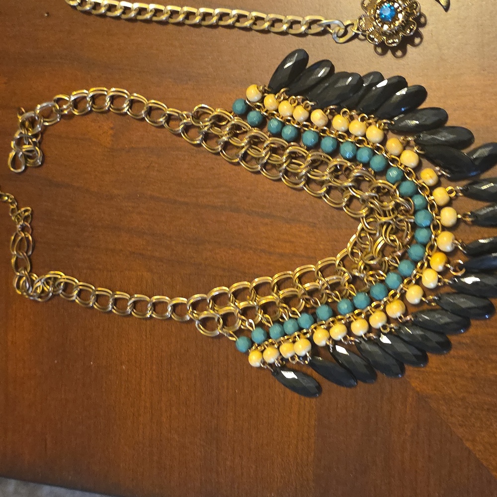 Vinrage Elegant Multicolor Statement Necklace Sets All 4 Pieces - Picture 5 of 5